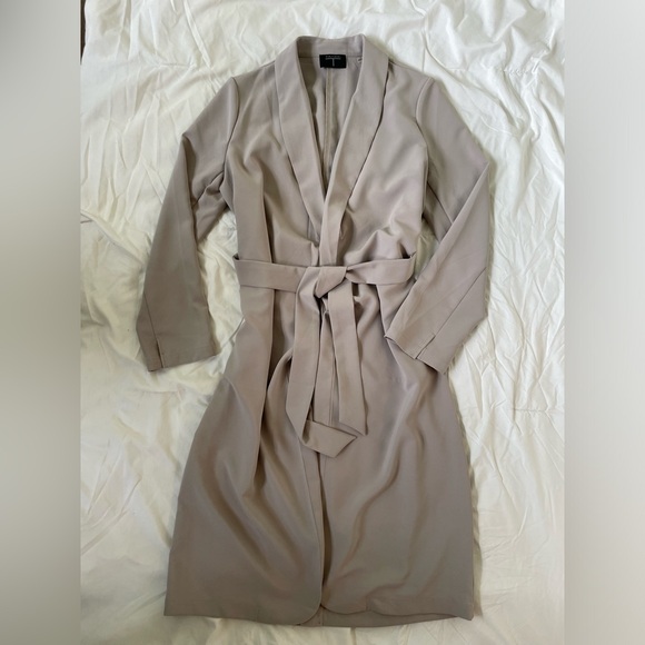 Tahari Lightweight Belted Trench Coat - Picture 1 of 3